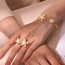 Load image into Gallery viewer,  Cultured Freshwater Pearl Flower Open Ring-R0525PLG
