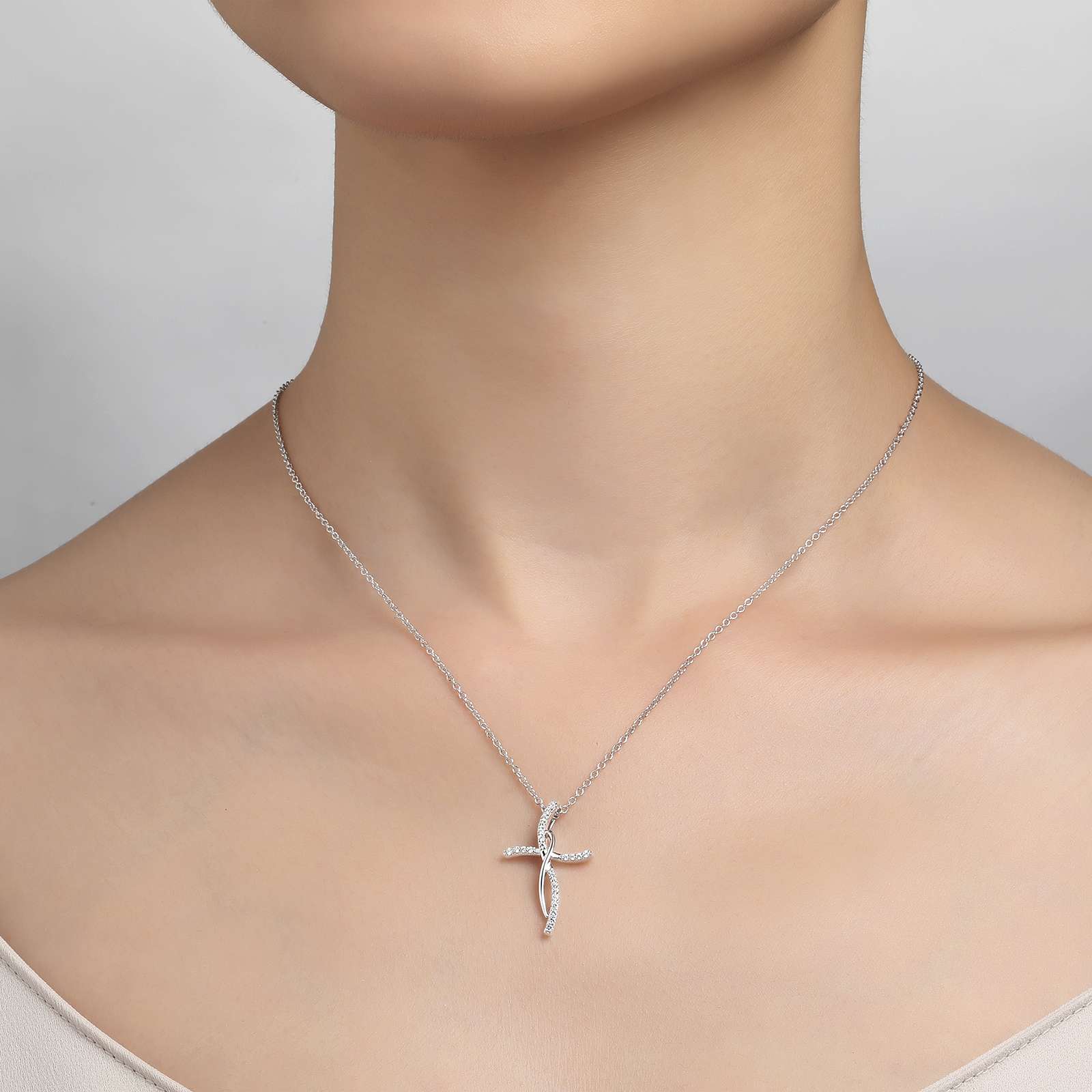 0.24 CTW Cross Pendant Necklace – Lafonn